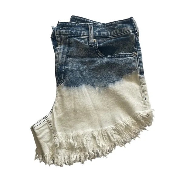 INC- Denim Frayed Hems Jean Shorts. - Picture 4 of 4